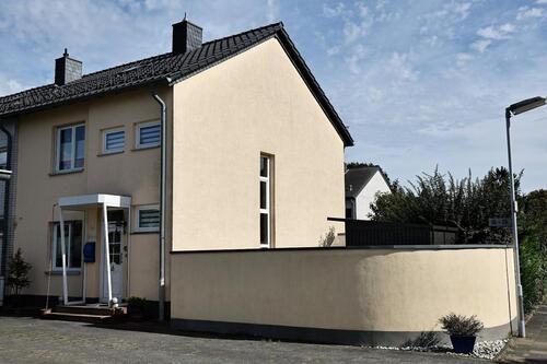 Foto - Gepflegtes Reihenhaus mit Garten und 4 Pkw-Stellplätzen