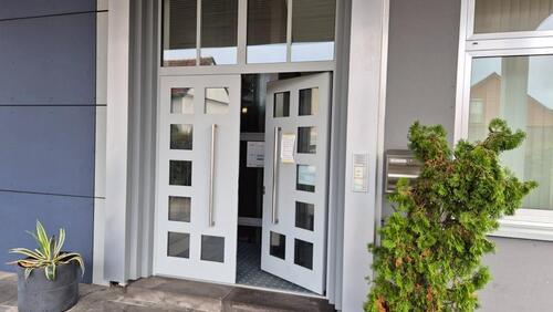 Foto - Bürofläche mit Parkplätzen in der Innenstadt von Beckum