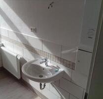 Schöne helle 2 Zi. 55 qm Wohnung ab sofort frei 300 € kalt - Niederwürschnitz