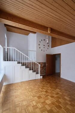 Foto - Charmante 2,5-Zi.-DG-Wohnung mit Balkon & Stellplatz – zentral in