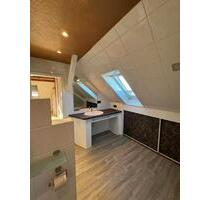 Wohnung 160 qm mit Balkon - 1.200,00&nbsp;EUR Kaltmiete, ca.&nbsp; 160,00&nbsp;m&sup2; in Halle (PLZ: 33790)