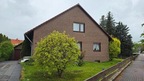 Foto - Großzügiges Ein- bis Zweifamilienhaus (Povisionsfrei)