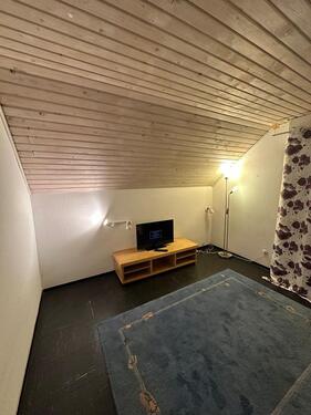 Foto - 2 Zimmer Dachgeschoßwohnung zur Miete in Niederkassel