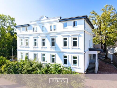 Foto - Erstbezug nach Sanierung: Hochwertig sanierter Altbau mit eigenem Garten & großer Terrasse