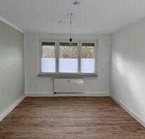 Neu sanierte 3-Zimmer-Wohnung im EG mit Garage & Einbauküche - Kaulsdorf