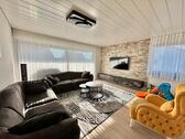 Foto - Moderne kernsanierte 3,5 Zimmer Wohnung mit Balkon & Garage