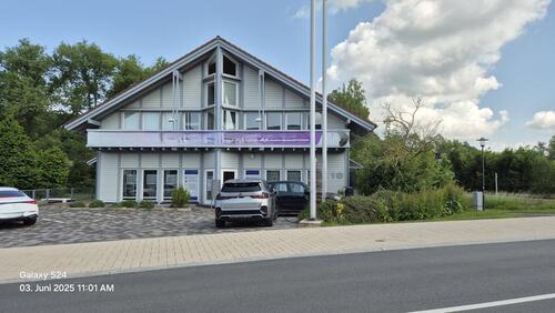 Foto - repräsentative Bürofläche mit Stellplätzen in bester Lage