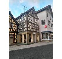 Kleiner Laden , Ausstellungsraum , viel Schaufensterfläche - Schotten