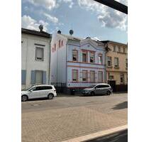 Von Privat: 3-Familienhaus in guter Lage (1 Wohnung frei) - Offenbach am Main Buchrain
