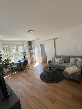 Foto - Modernes und vollmöbliertes Apartment mit Balkon in Frankfurt
