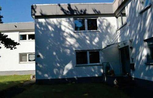 Foto - Wohnhaus mit Garage - Veräußerung im Höchstbieterverfahren