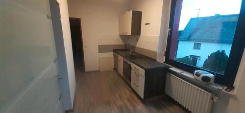 Foto - Wohnung 4 Zimmer HWR Küchenzeile Parkplatz Warm 950.00