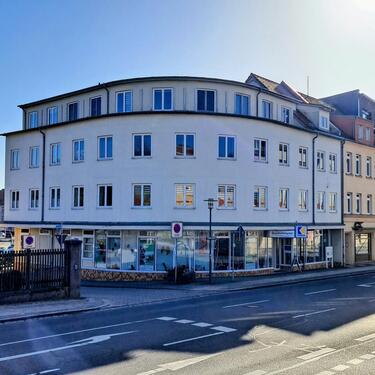 Foto - Reserviert - Individuell geschnittene und sehr helle 3-Raum-Wohnung (76m²)