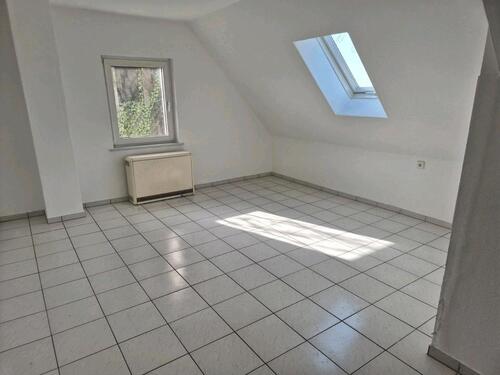 Foto - Helle 3-Zimmer-DG-Wohnung in ruhiger Wohnlage
