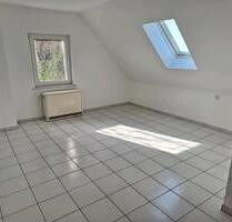 Helle 3-Zimmer-DG-Wohnung in ruhiger Wohnlage - Wipperfürth Helle 3-Zimmer-DG-Wohnung in ruhiger Wohnlage - Wipperfürth
