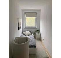 Zimmer frei in 4er Frauen-WG - 550,00&nbsp;EUR Kaltmiete, ca.&nbsp; 10,00&nbsp;m&sup2; in Frankfurt am Main (PLZ: 60528) Niederrad