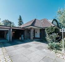 Großzüg. Einfamilienhaus - Vollkeller + GarageCarport für 5 PKW - Quickborn