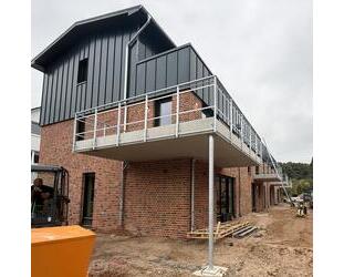 Erstbezug 3 Zimmer Wohnung 93m² seniorengerecht mit großem Balkon Einbauküche Gäste-WC Neubau Wohnen in Neumünster Gadeland