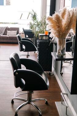 Foto - Vermiete einen Friseursalon - 700,00 EUR Kaltmiete,