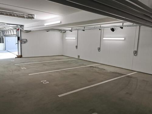 Foto - Tiefgaragenstellplatz zu vermieten.
