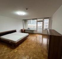 Möbliertes 1-Zimmer-Apartment mit Balkon in Bayreuth – zentral