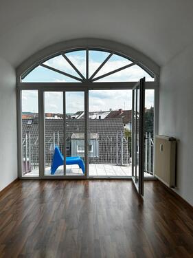 Foto - 2-Zimmer-DG-Wohnung mit Aufzug und 2 Balkonen