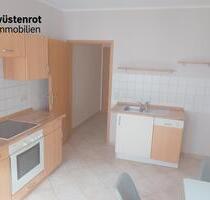 1 Raum Wohnung zentral in Oederan mit Einbauküche, Teilmöbeliert