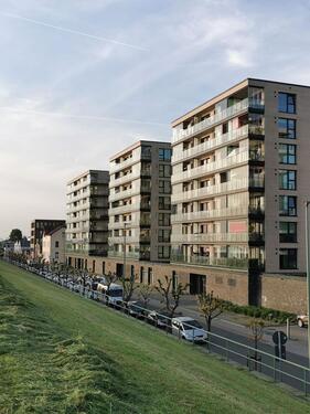 Foto - 'Am neuen Hafen' 3 Zimmer mit Parkett, EBK, FBH und Balkon