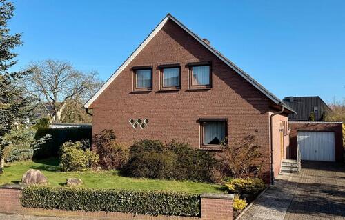 Foto - Einfamilienhaus mit Garten & Garage - ruhige Lage