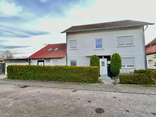 Foto - Helle 2-Zimmer-Wohnung (70 m²) mit Balkon & Einbauküche in Brühl