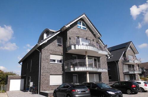 Foto - Neu-Pattern: 3-Zimmer-Wohnung mit kleinem Garten