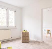 Wunderschöne 5-Raum-Wohnung mit Dusche u. Wanne, Doppelwaschbecken - Chemnitz Helbersdorf