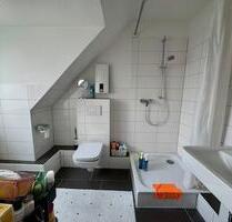 Ab 16.11: sanierte Single-Wohnung in modernem Wohnhaus mit Aufzug, EBK kann übernommen werden - Düsseldorf Stadtbezirk 3