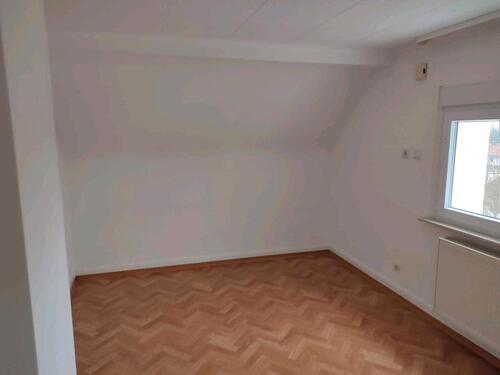 Foto - Dachgeschoßwohnung in Eschborn zur Miete