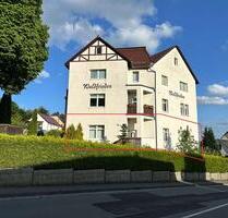 Stilvolle 150 m² 4-Zimmer-Wohnung mit Balkon, Garten und Stellplätzen - Radeberg