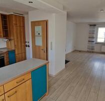 Gepflegte 3-Zimmer-Wohnung mit Balkon, EBK & TG-Stellplatz - Augsburg Bärenkeller