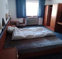 Vollmöbliertes Zimmer für eine oder zwei Personen. - Wolframs-Eschenbach