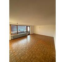 Freundliche 3-Zimmer-Wohnung mit Balkon und Garage in Westhausen