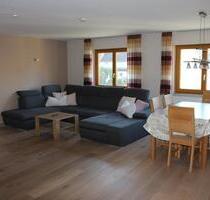 Charmante und Idyllische 3-Zimmer-Wohnung (ca. 95m²) mit Balkon i - Leutenbach