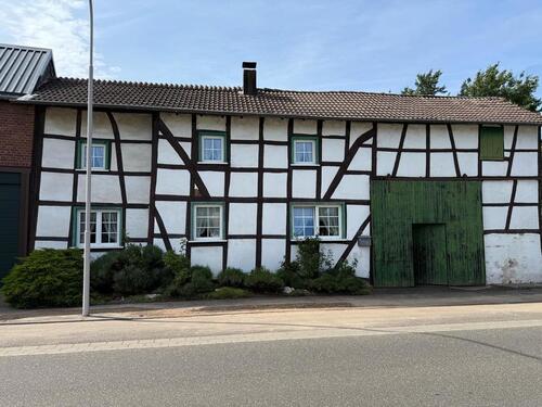 Foto - Fachwerkhofanlage aus der 1. Hälfte 19. Jahrhundert zu verkaufen