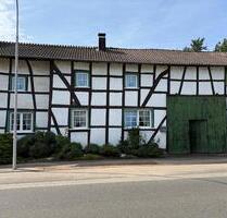 Fachwerkhofanlage aus der 1. Hälfte 19. Jahrhundert zu verkaufen - Heimbach