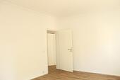 Foto - Renoviert 3-Zi.-Altbauwohnung (79 m²) mit Balkon - provisionsfrei