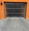 Foto - Breiter Tiefgaragenparkplatz mit Fernsteuerung