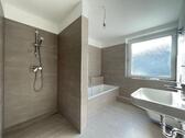 Foto - *Erstbezug nach Kernsanierung*Balkon*Tageslichtbad*Wanne*Dusche*