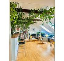 Helle 2-Zimmer-Dachgeschosswohnung in St. Georg ab dem 01.08. - Hamburg Altstadt