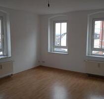 Gemütliche 2-Zimmer mit Laminat und Wannenbad mit Fenster in ruhiger Lage! - Zwickau Neuplanitz