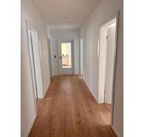 Schicke Wohnung 85m2 3 ZKB im 2.OG frisch renoviert - Büren