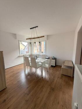 Foto - Moderne 2-Zimmer-Wohnung mit Einbauküche – 3-Parteienhaus in Drei