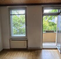 Bezugsfreie 2 Zimmerwohniung (Altbau) nahe U 6 in Reinickendorf - Berlin