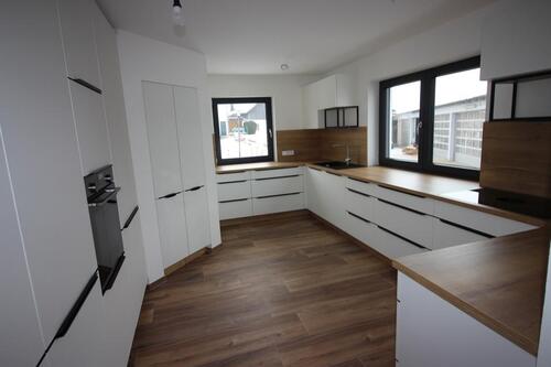 Foto - Großzügiges, hochwertiges Wohnhaus mit 225 m² Wohnfläche in MettenBerg zu vermieten